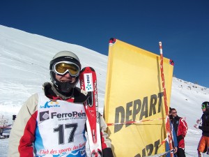 Au championnat de France de ski alpin 2011, Ludovic Michel, sans bâton, finit 43è
